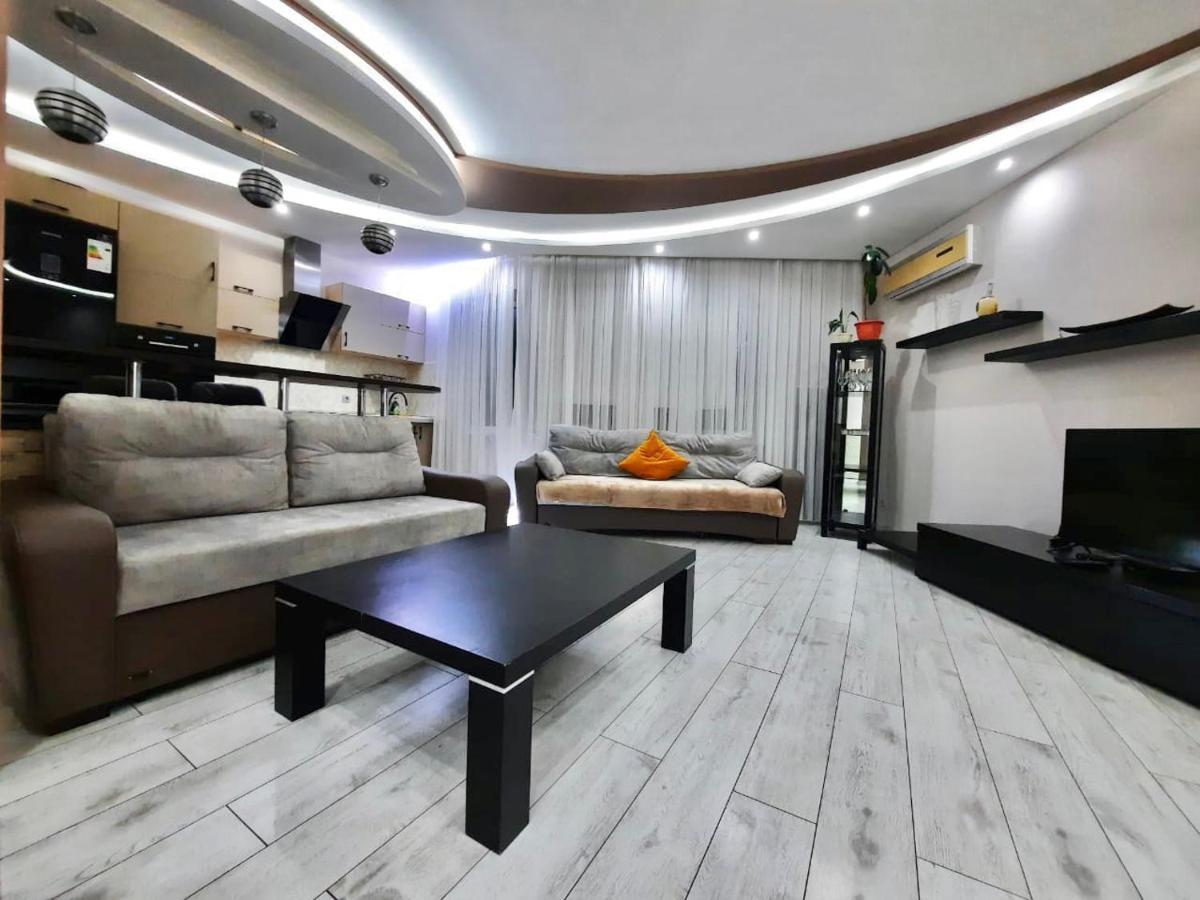 Жк Самал Де Люкс Apartamento Almatý Exterior foto